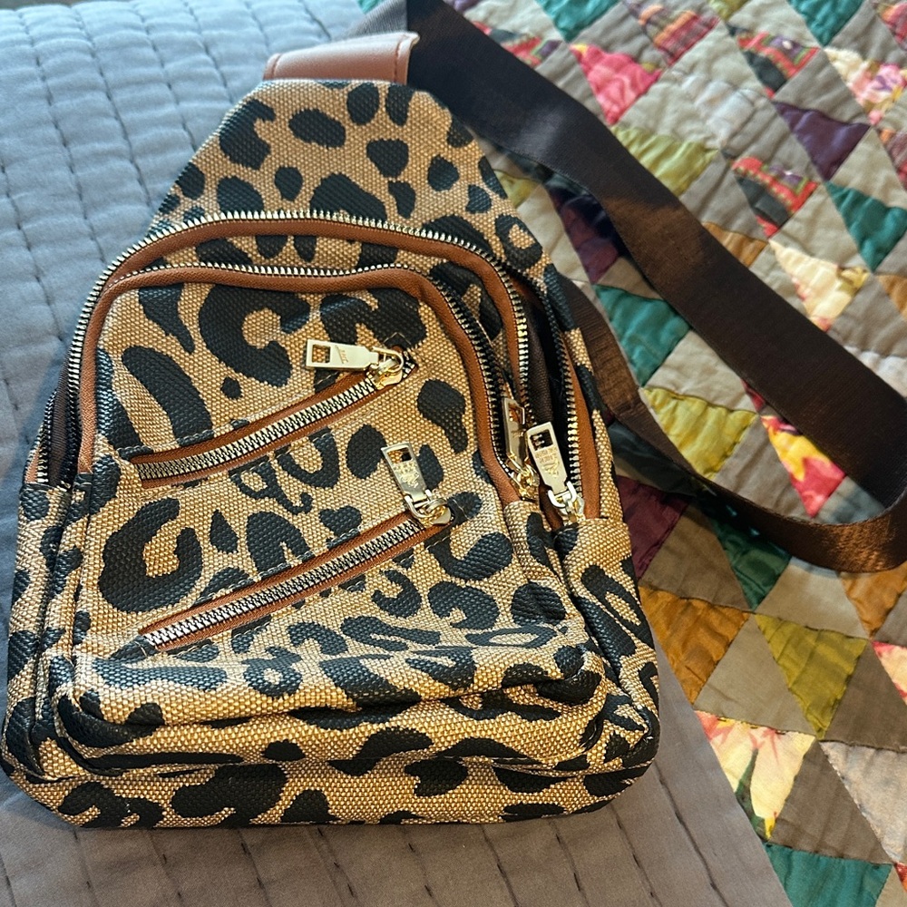 Leopard Print Crossbody Sling Bag - Brown/Black